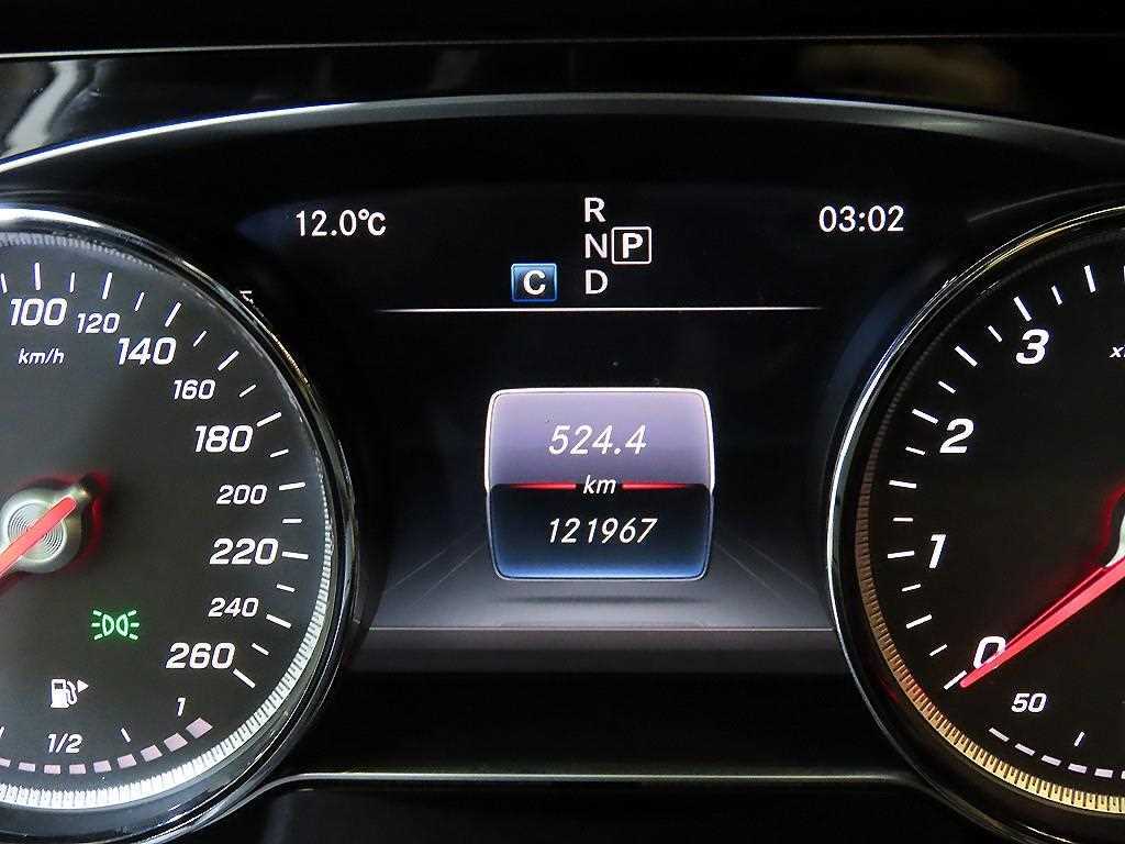 Mercedes Benz E class - Vista 9