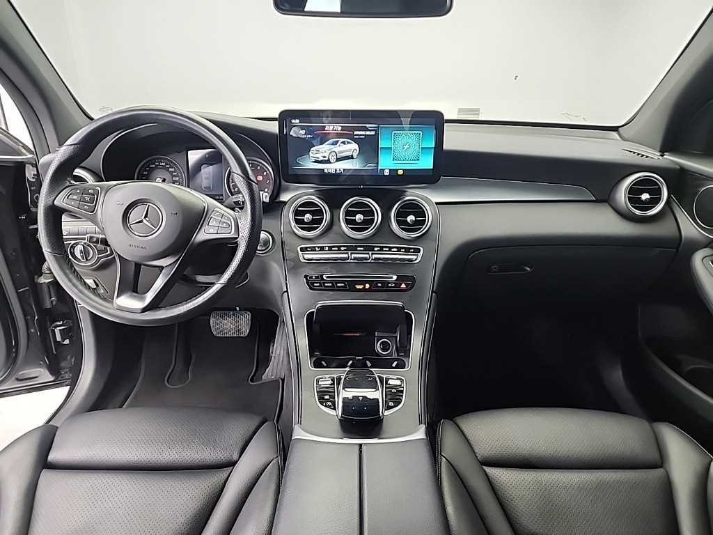 Mercedes Benz GLC Class - Vista 7