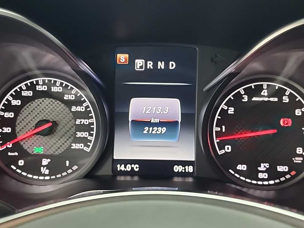 Mercedes Benz AMG GT - Vista 6