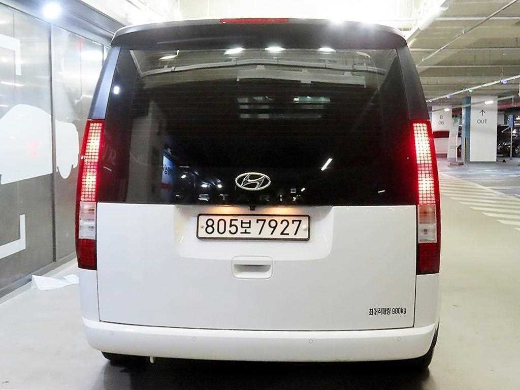 HYUNDAI Staria - Vista 5
