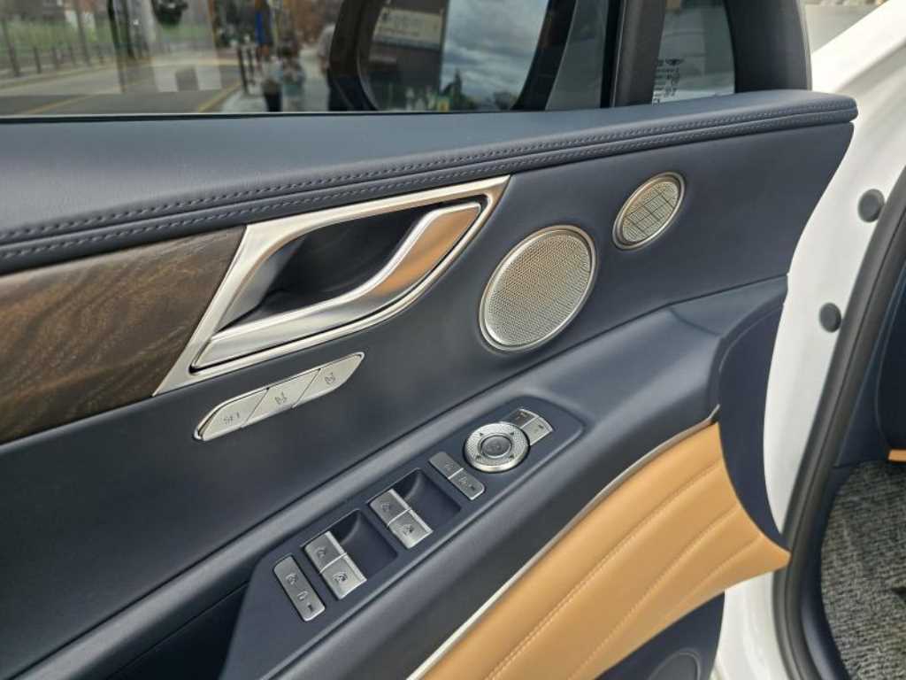 Genesis GV80 - Vista 10