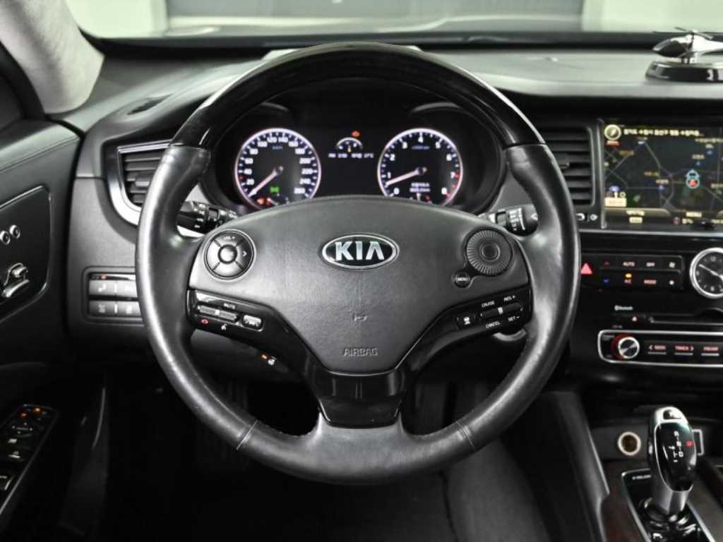 KIA K9 - Vista 12