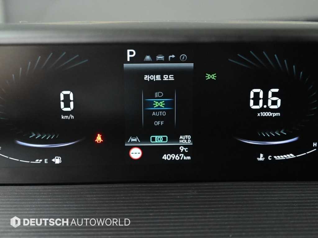 HYUNDAI Staria - Vista 8