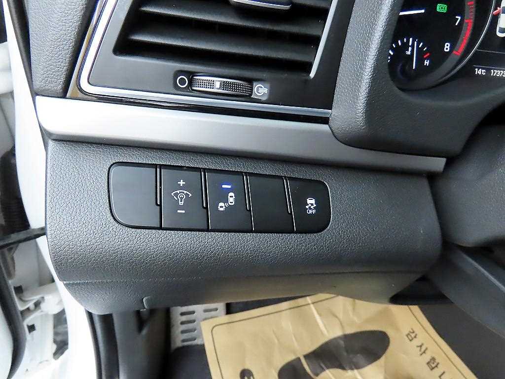 HYUNDAI Avante 2016 Blanco - Importación desde Corea - HF Imports Iquique - Foto 13