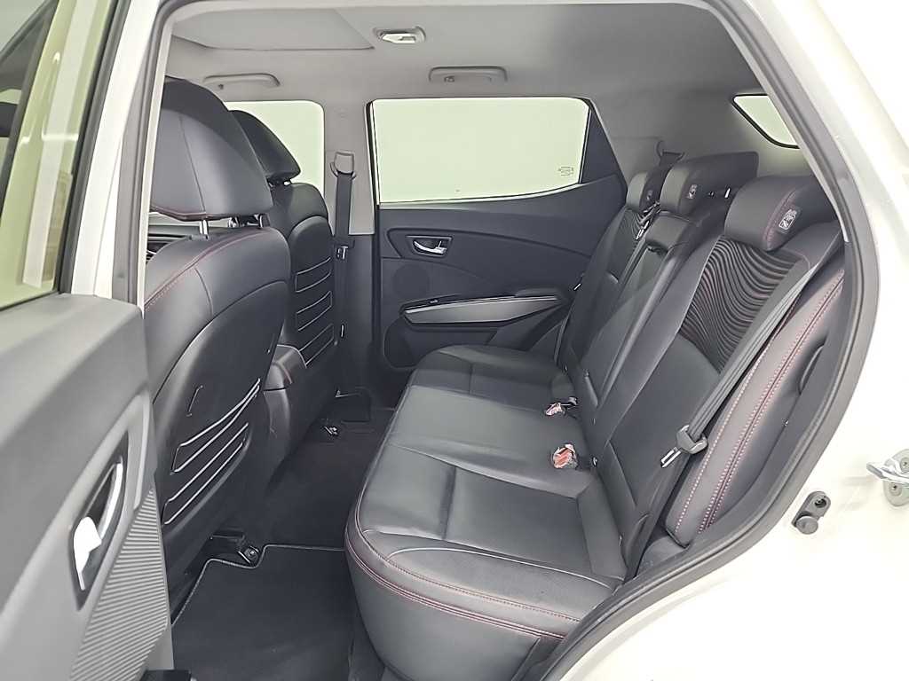 Ssangyong Tivoli - Vista 12