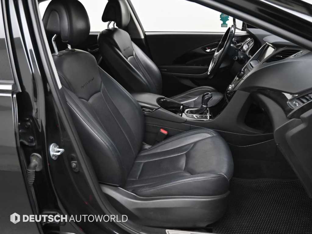 HYUNDAI Grandeur - Vista 10