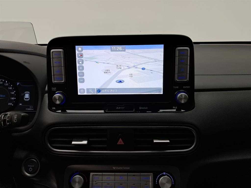 HYUNDAI Kona - Vista 9