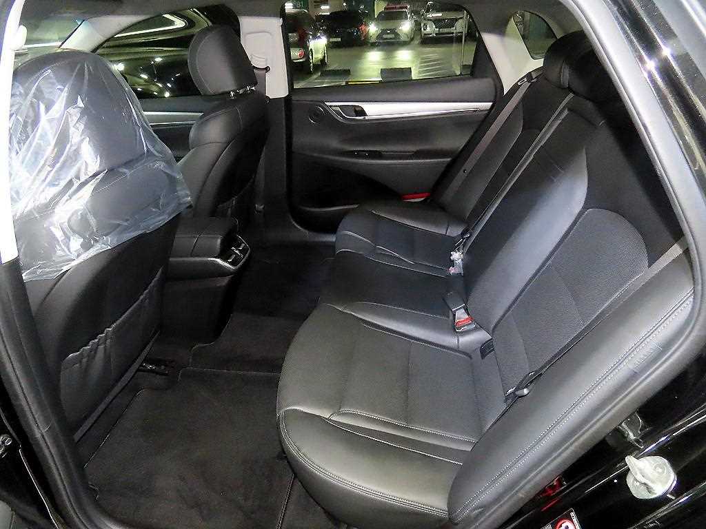 HYUNDAI Grandeur - Vista 7