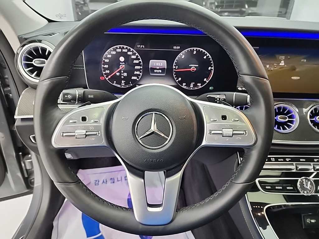 Mercedes Benz CLS Class - Vista 9