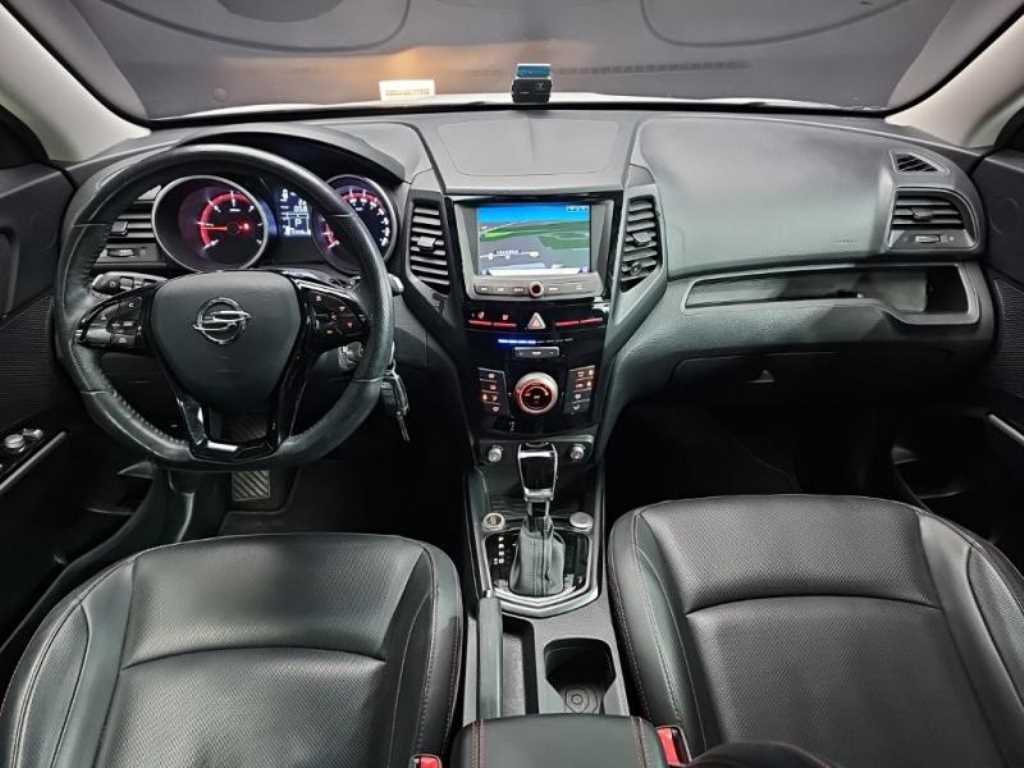 Ssangyong Tivoli - Vista 5