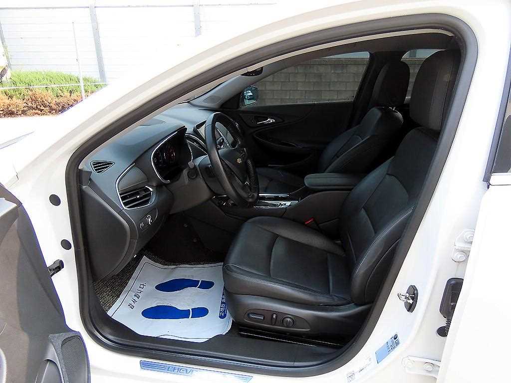 Chevrolet Malibu - Vista 5