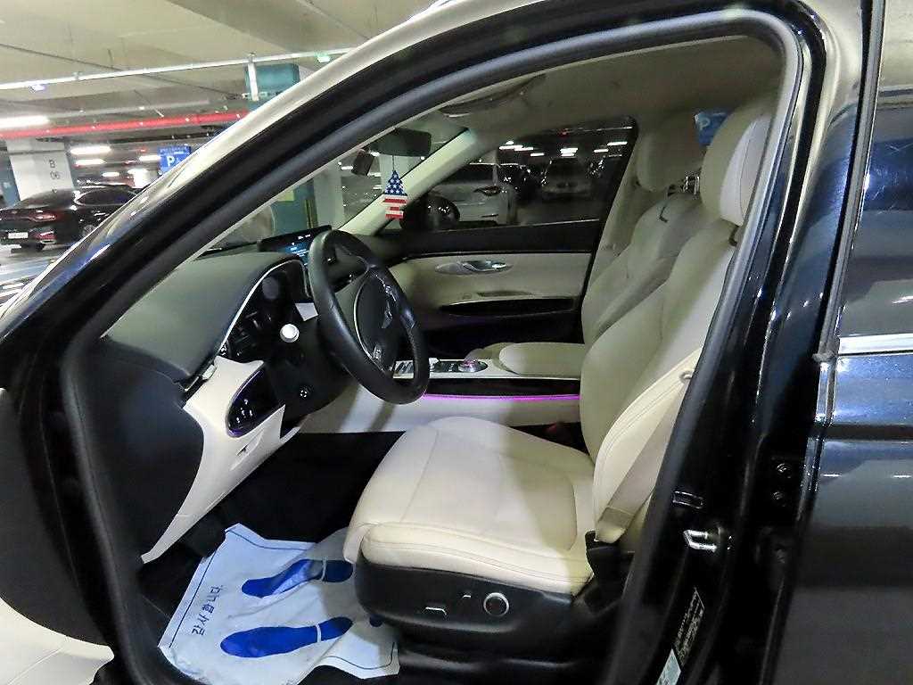 Genesis GV70 - Vista 6