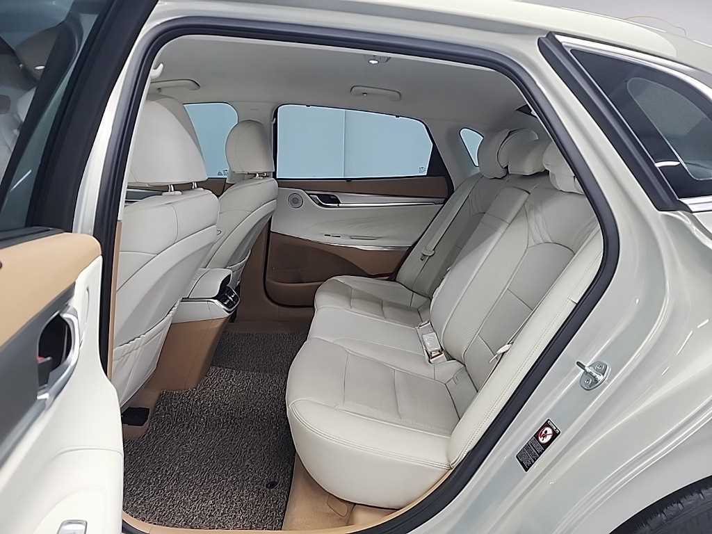 HYUNDAI Grandeur - Vista 12