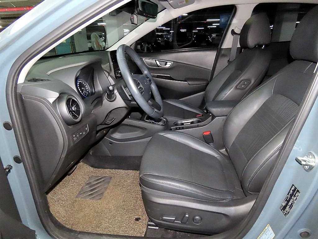 HYUNDAI Kona - Vista 6