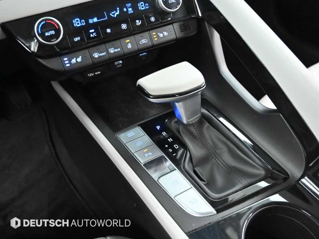 HYUNDAI Avante - Vista 9