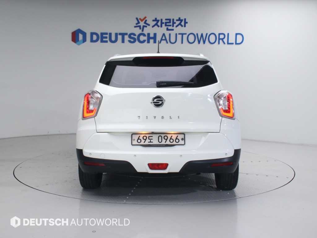 Ssangyong Tivoli - Vista 4