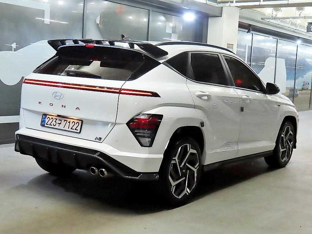 HYUNDAI Kona - Vista 4