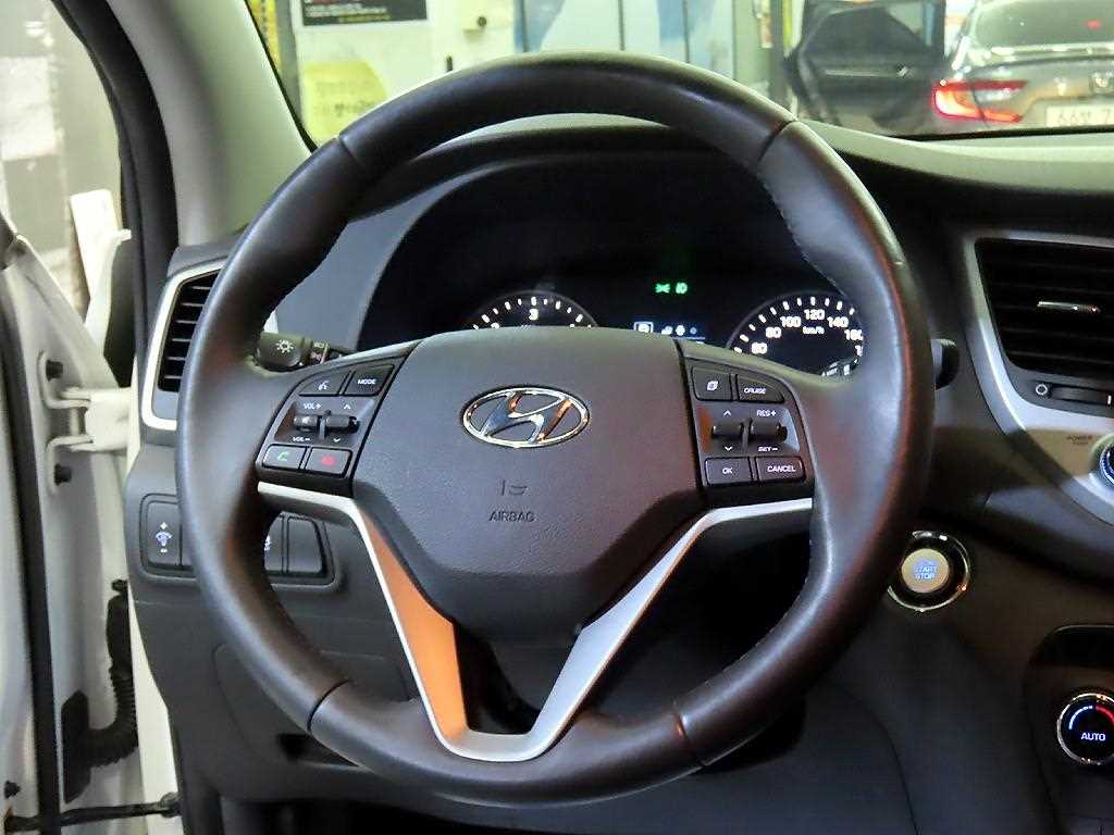 HYUNDAI Tucson - Vista 8