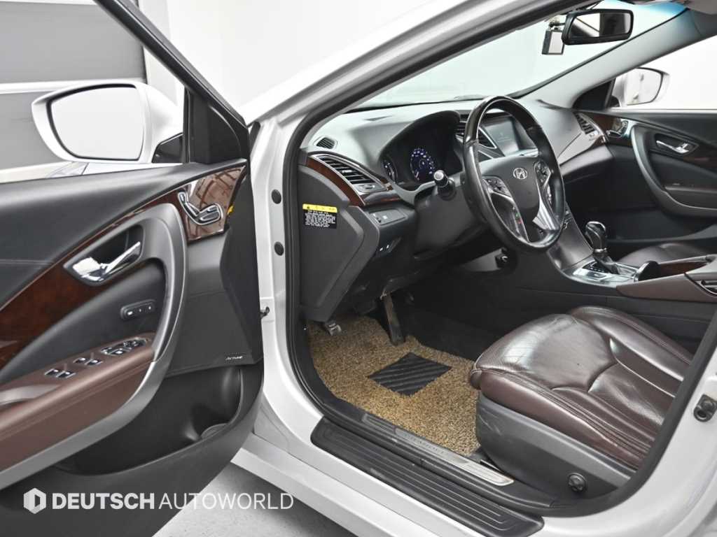 HYUNDAI Grandeur - Vista 11