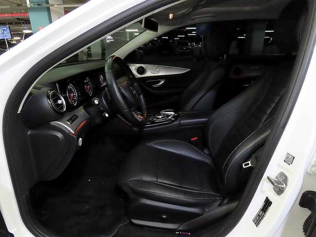 Mercedes Benz E class - Vista 6