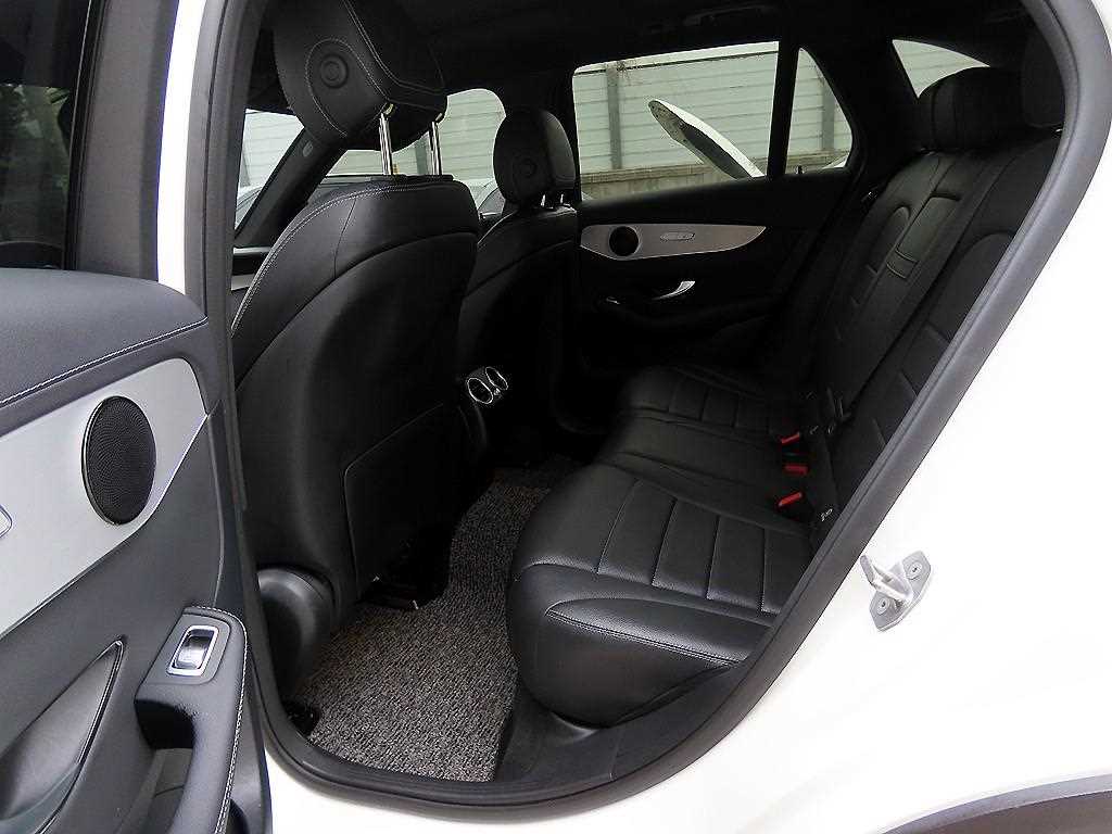 Mercedes Benz GLC Class - Vista 6