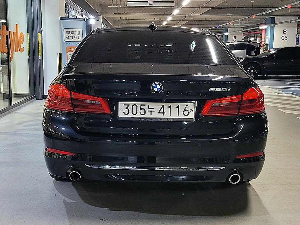 BMW 5 Series - Vista 5