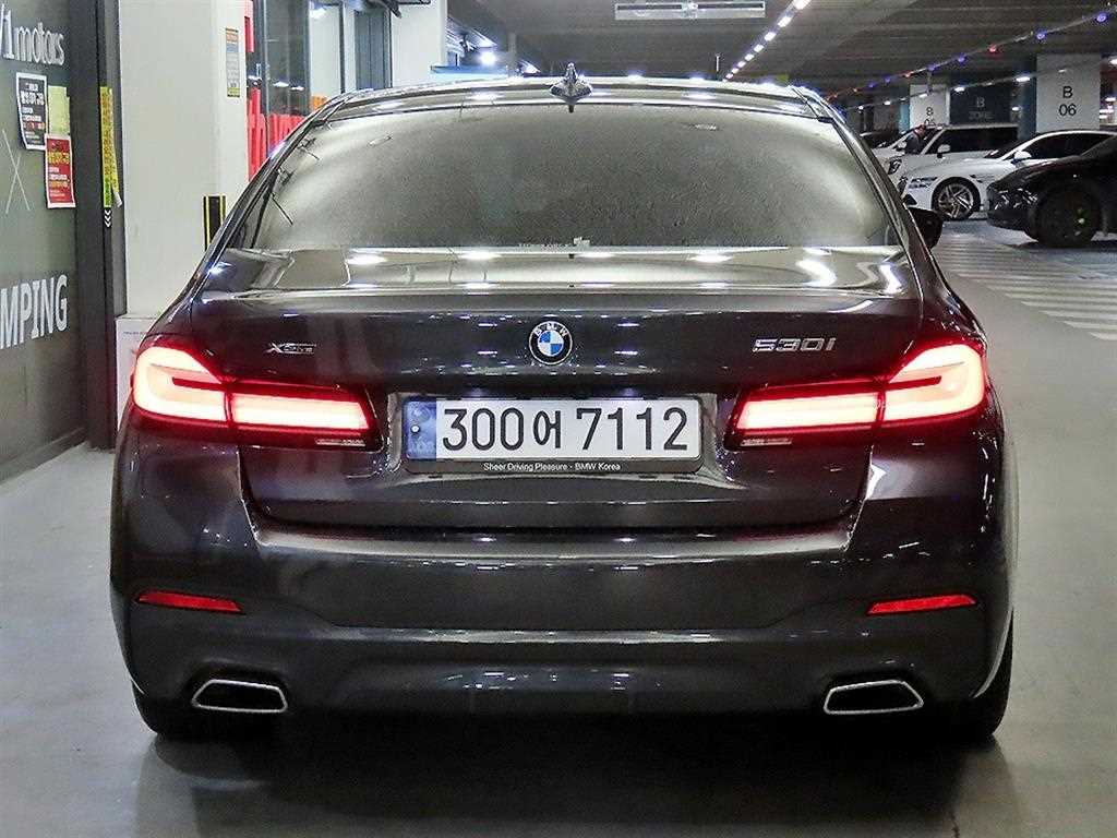 BMW 5 Series - Vista 5