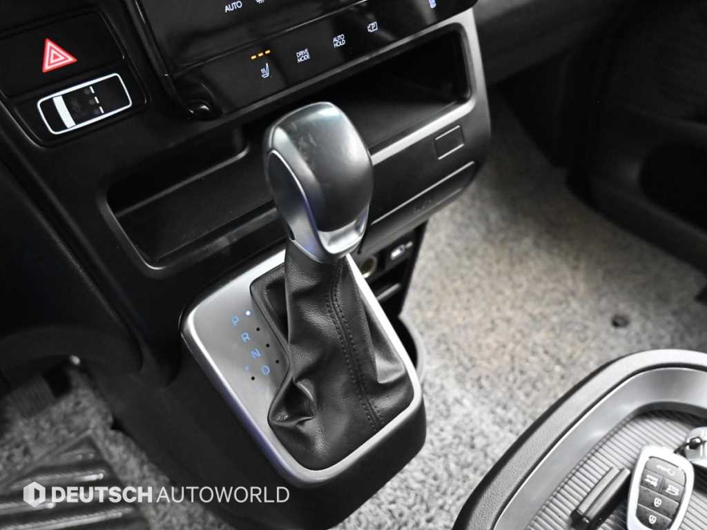 HYUNDAI Staria - Vista 9