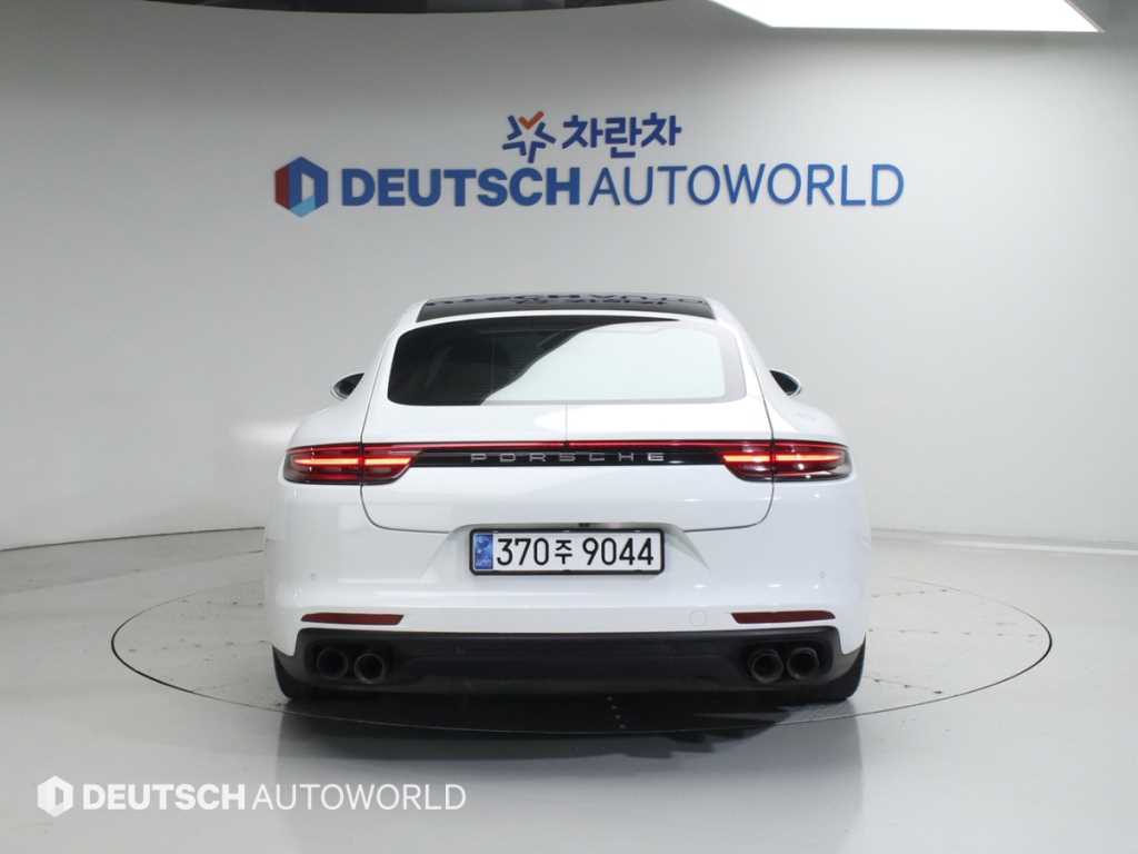 Porsche Panamera - Vista 4