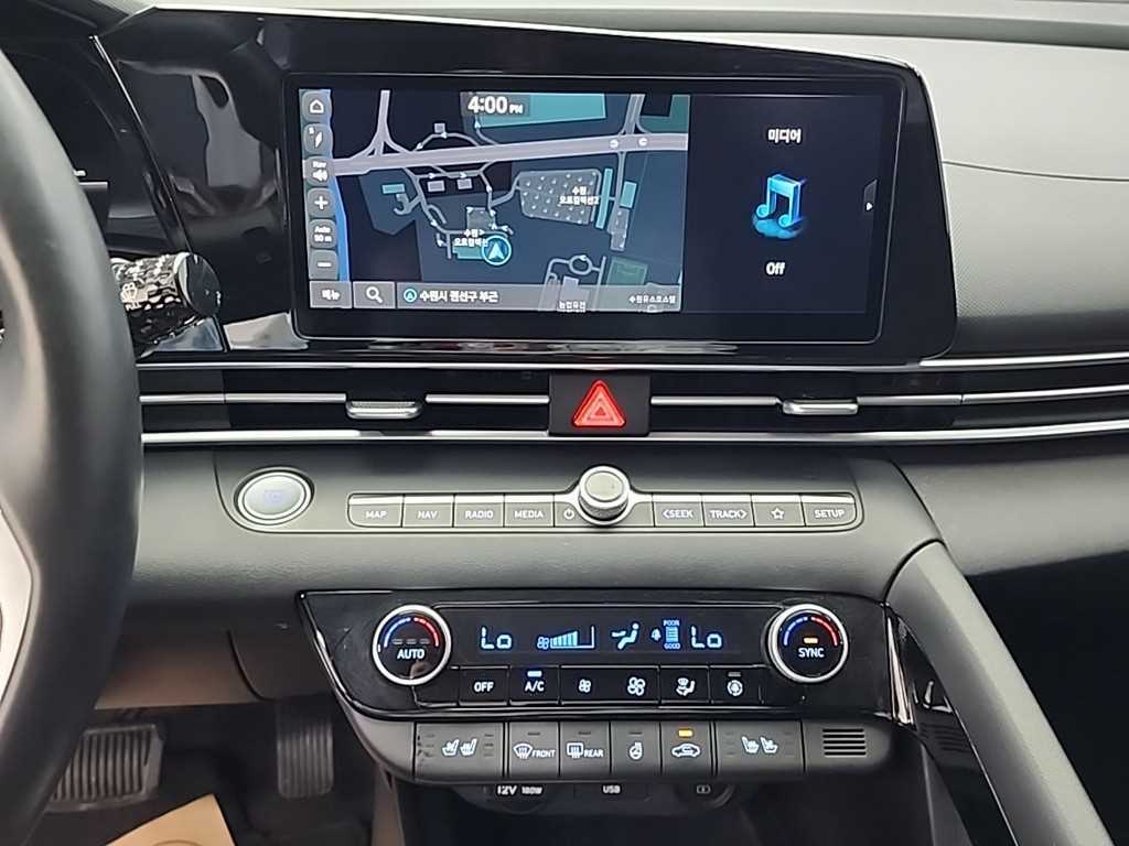 HYUNDAI Avante - Vista 10