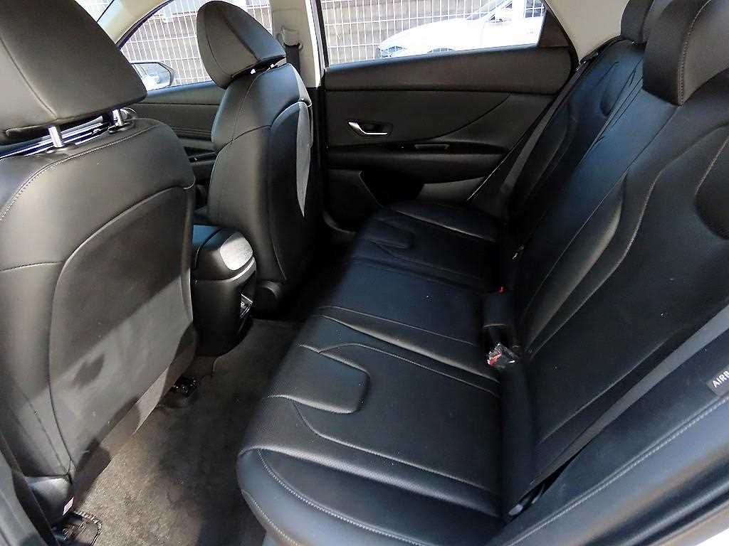 HYUNDAI Avante - Vista 6