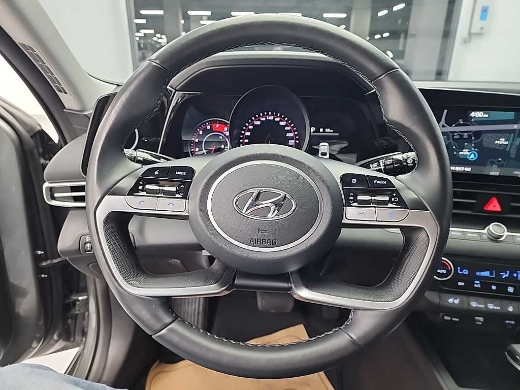 HYUNDAI Avante - Vista 9