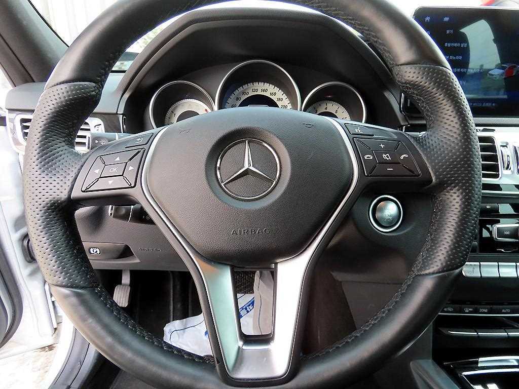 Mercedes Benz E class - Vista 8