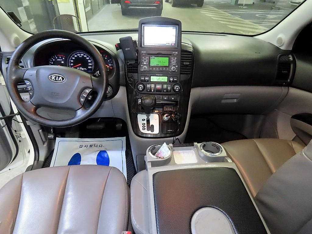 KIA Carnival - Vista 10