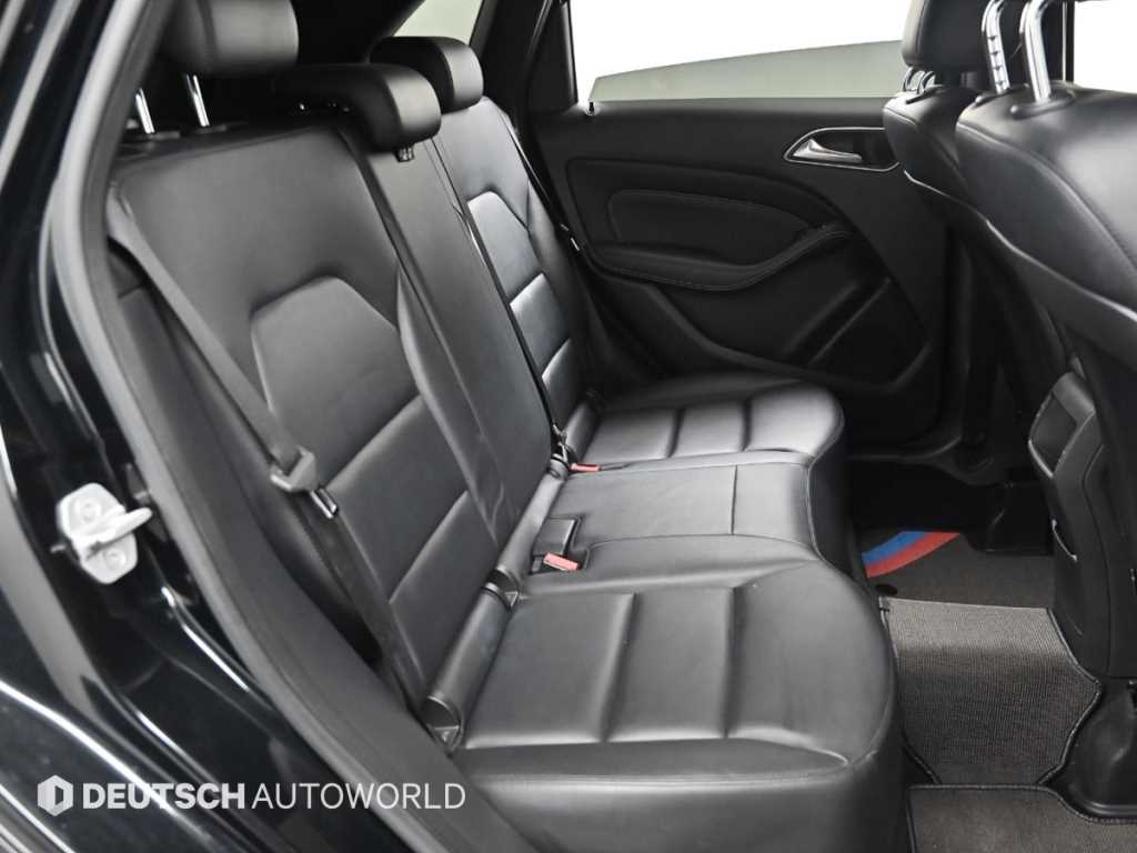 Mercedes Benz B Class (MY B) - Vista 11