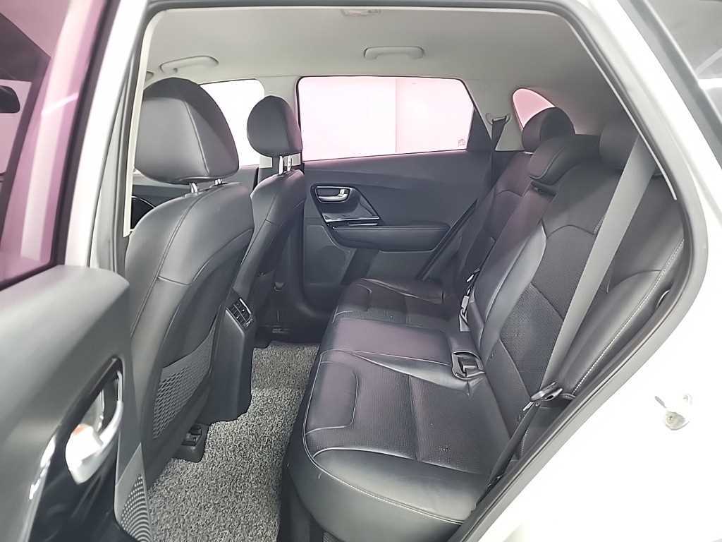 KIA Niro - Vista 12