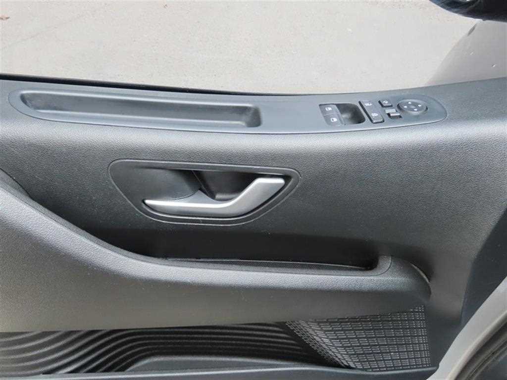 HYUNDAI Staria - Vista 7