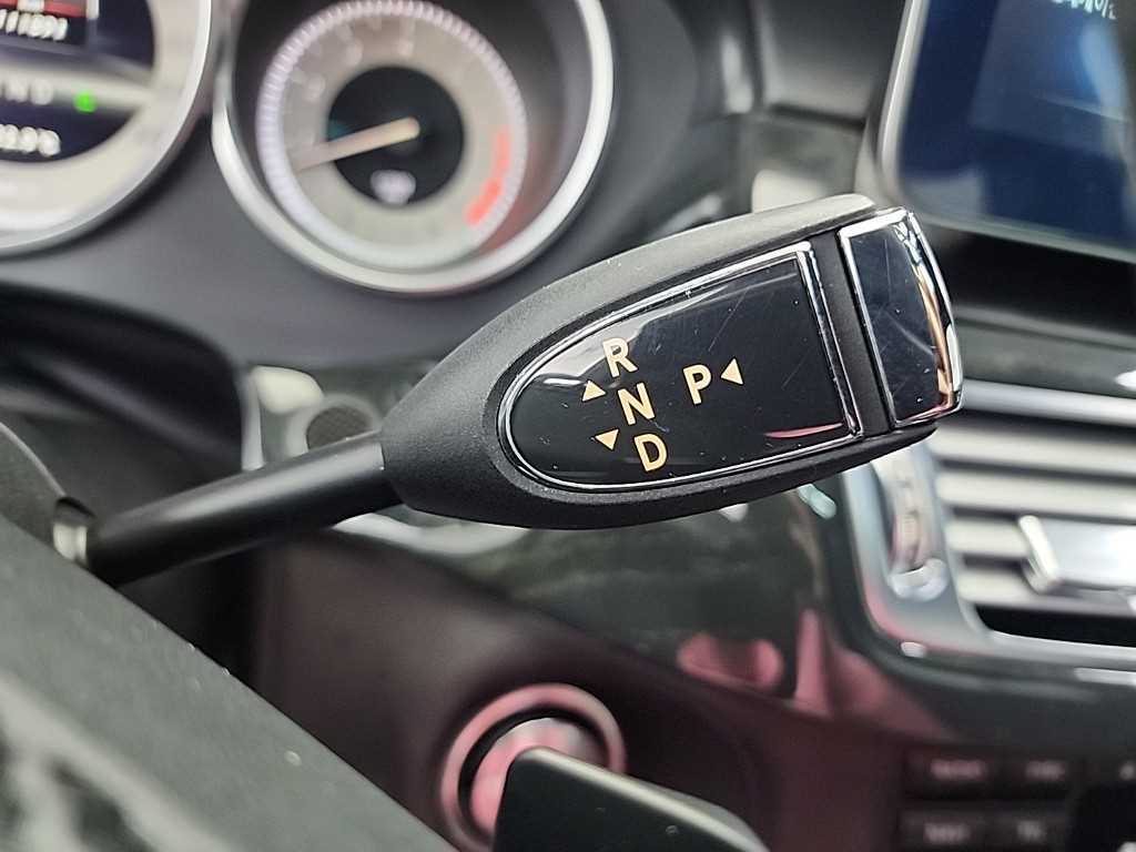 Mercedes Benz CLS Class - Vista 8