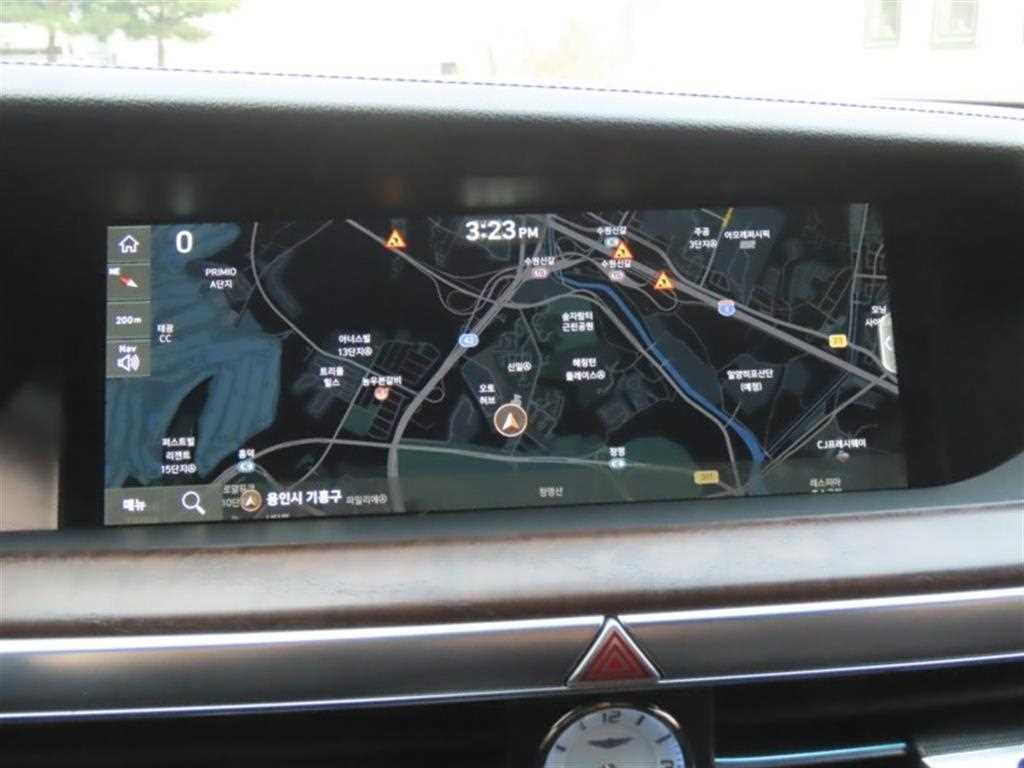 Genesis G90 - Vista 9