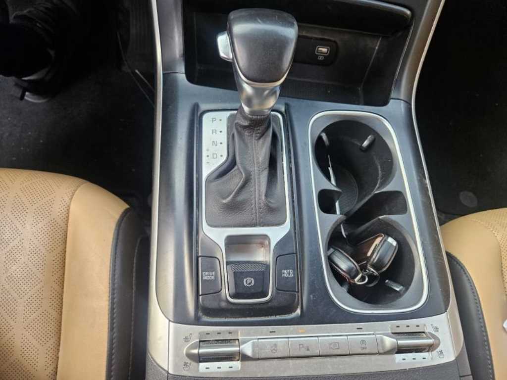 KIA Carnival - Vista 9