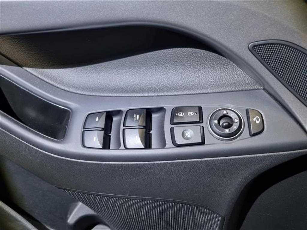 HYUNDAI Avante - Vista 9