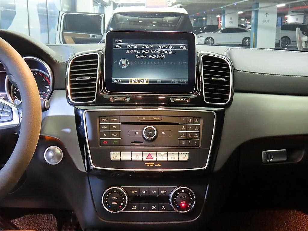 Mercedes Benz GLE Class - Vista 11