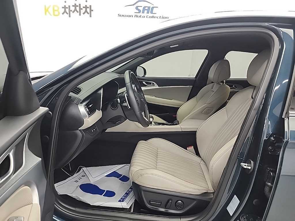 Genesis G70 - Vista 11