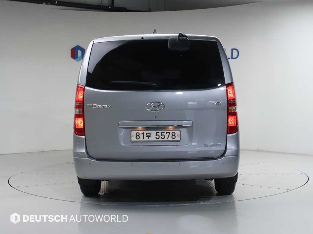 HYUNDAI Starex - Vista 4