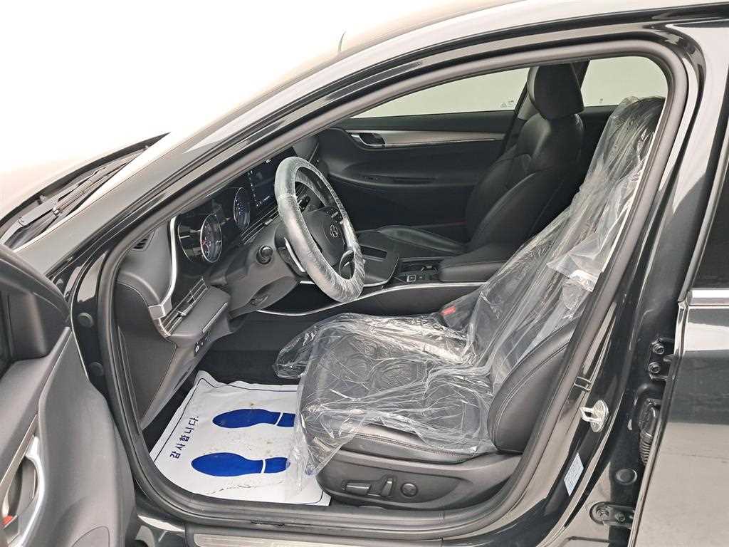 HYUNDAI Grandeur - Vista 11