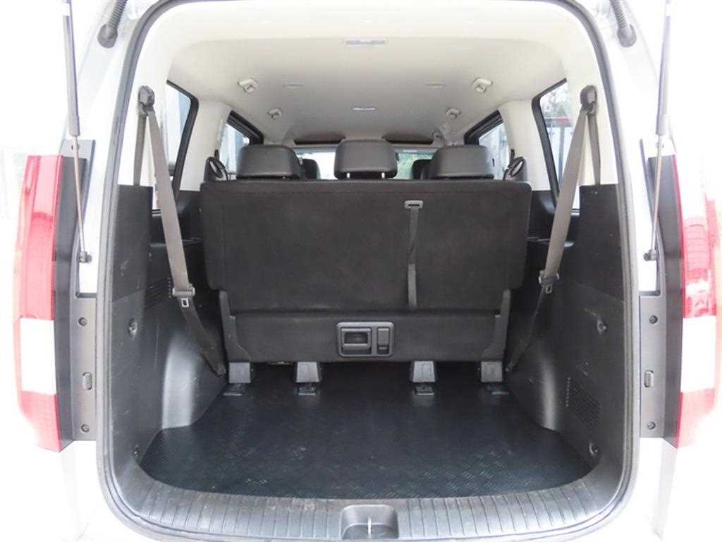 HYUNDAI Staria - Vista 5