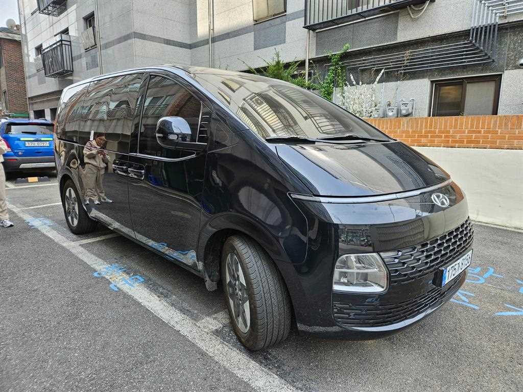 HYUNDAI Staria - Vista 2