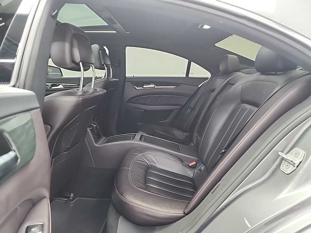 Mercedes Benz CLS Class - Vista 12