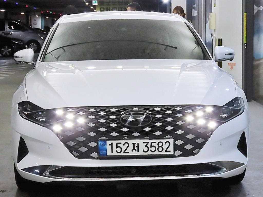 HYUNDAI Grandeur - Vista 2