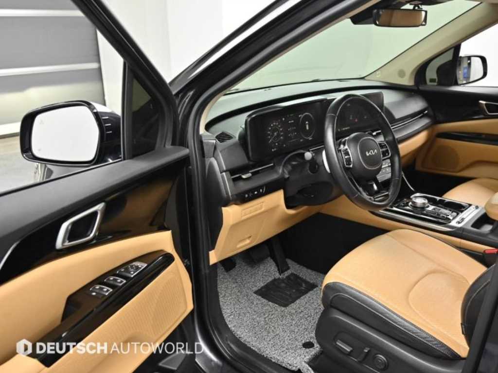 KIA Carnival - Vista 11